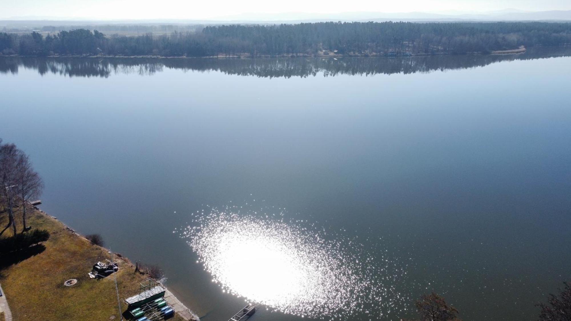 Hotel Yacht Club Bezdrev Hluboká nad Vltavou Exterior foto