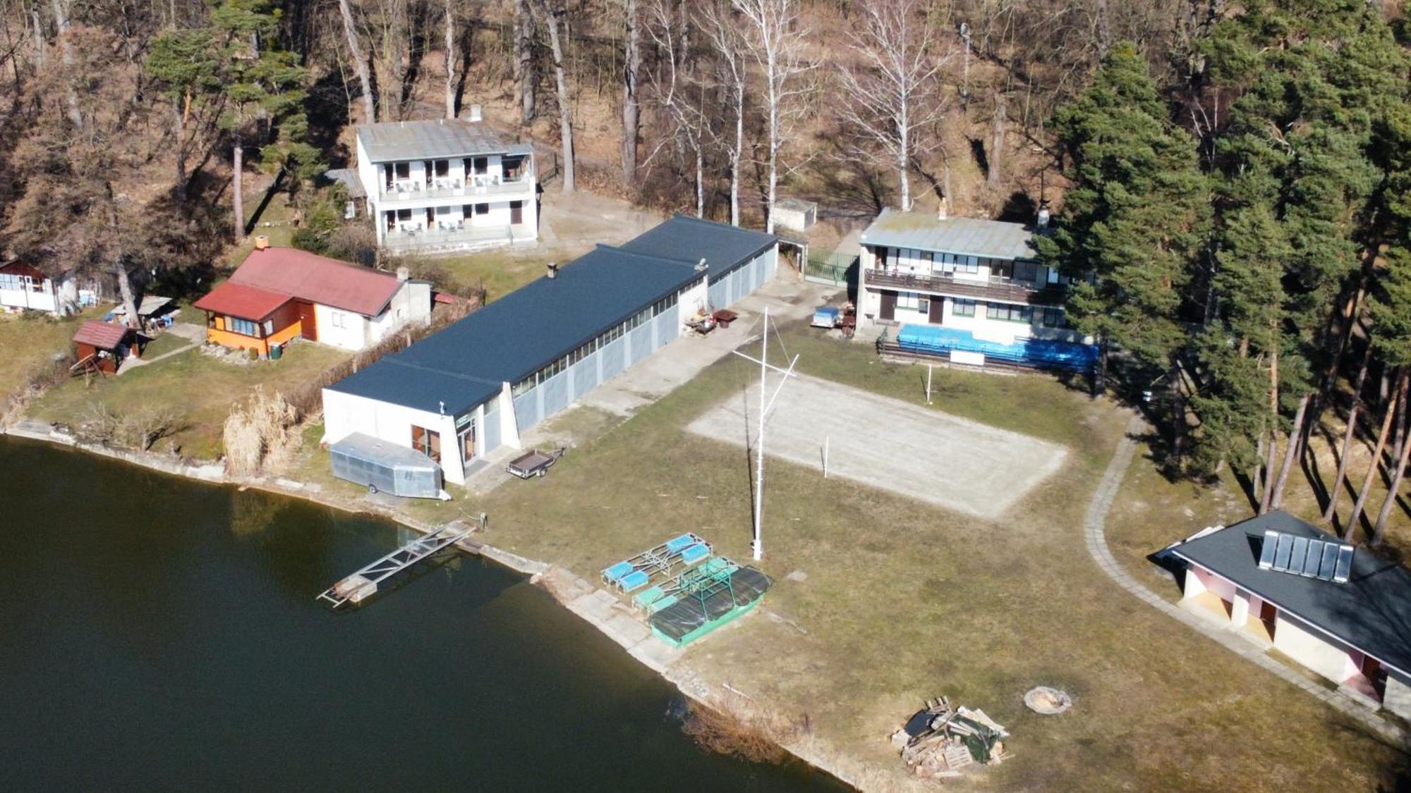 Hotel Yacht Club Bezdrev Hluboká nad Vltavou Exterior foto
