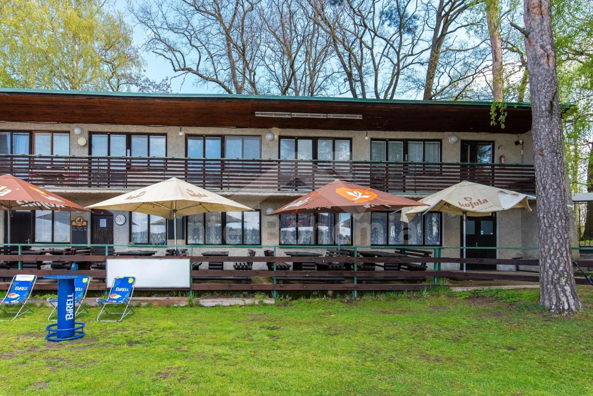 Hotel Yacht Club Bezdrev Hluboká nad Vltavou Exterior foto